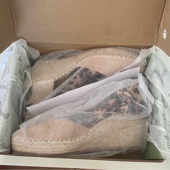 Wedge espadrilles with a leopard print ankle tie - Picture 6 of 8